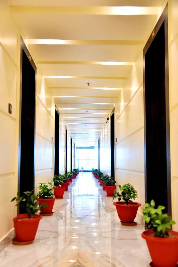 Hotel Vinayak Lucknow Exterior photo